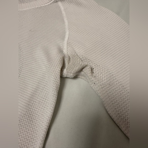 Lululemon Swiftly Tech Long Sleeve *Some Stains* - Picture 4 of 8